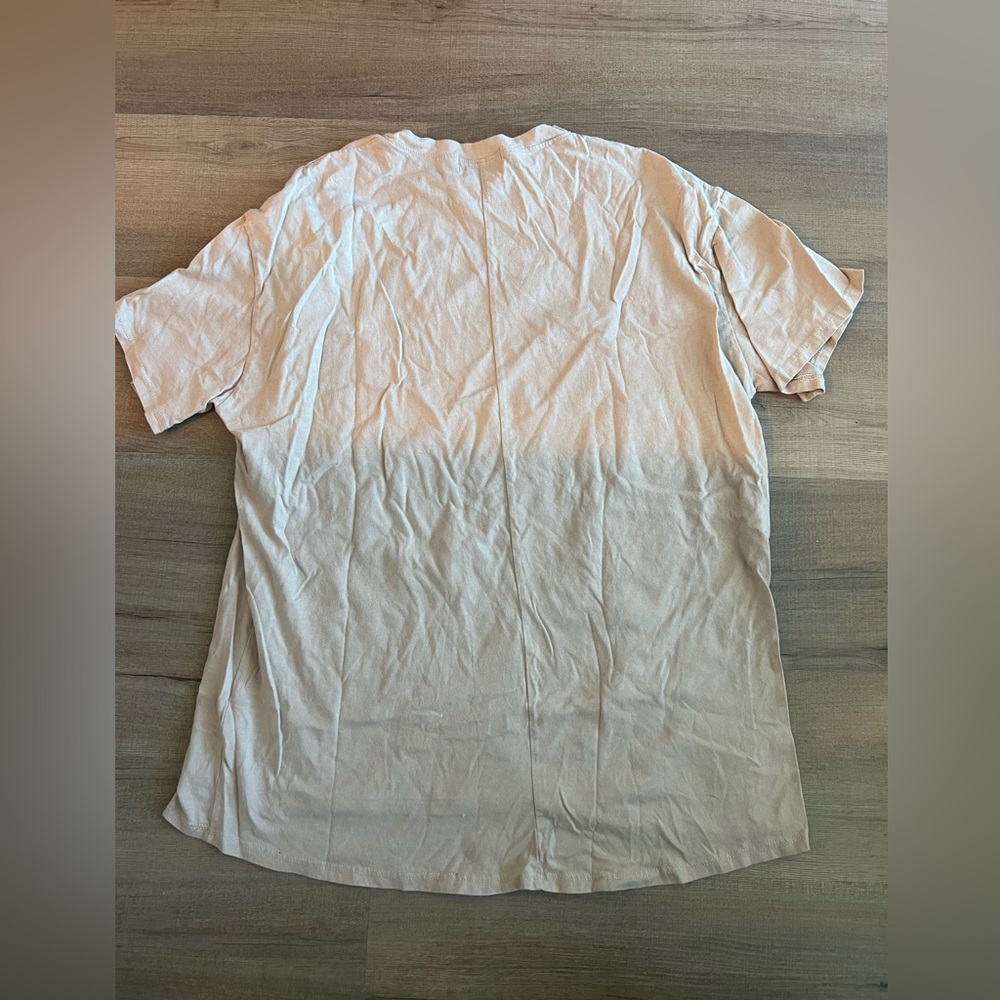 The Post Beth Rodeo Tee size M/L - Picture 3 of 3